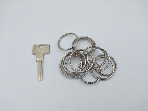 Sleutelringen en –clips kopen in Alkmaar bij Postma en Postma