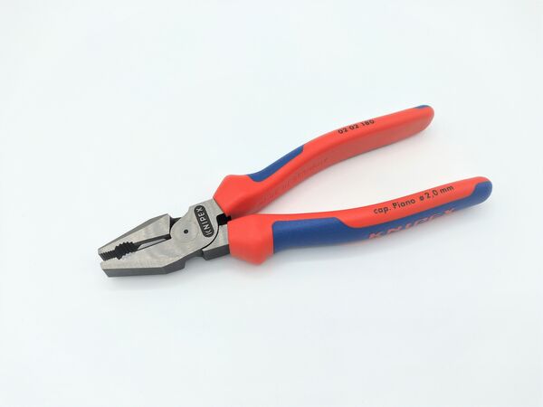 Tangen en scharen kopen in Alkmaar bij Postma en Postma